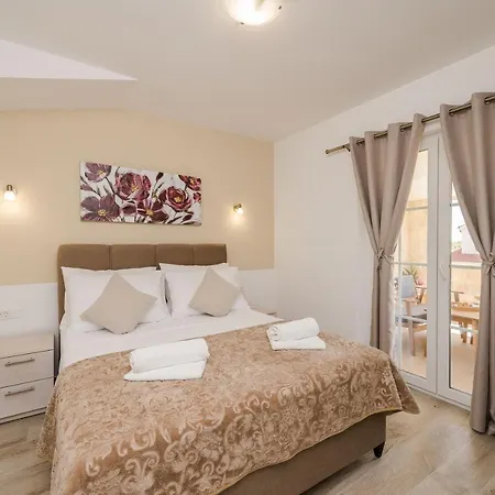 וילה Luxury Vid1 With Heated Pool, Jacuzzi And Sauna 01 - By Ta Leut Agency *