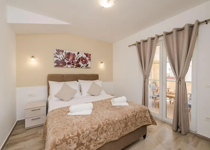 וילה Luxury Vid1 With Heated Pool, Jacuzzi And Sauna 01 - By Ta Leut Agency *