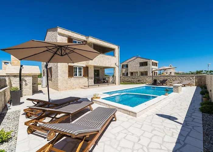 Luxury Vid1 With Heated Pool, Jacuzzi And Sauna 01 - By Ta Leut Agency * פריבלאקה