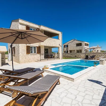 Luxury With Heated Pool, Jacuzzi And Sauna 01 - By Ta Leut Agency * Privlaka (Zadar)