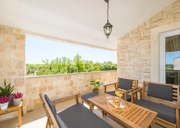 Luxury Vid1 With Heated Pool, Jacuzzi And Sauna 01 - By Ta Leut Agency Привлака