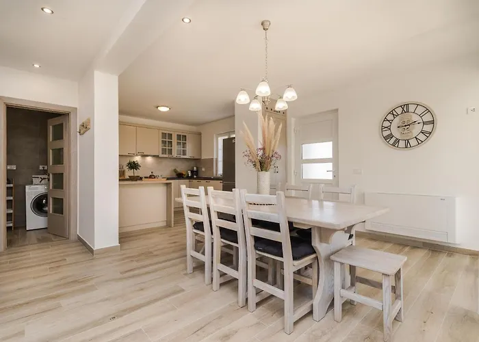 Luxury Vid1 With Heated Pool, Jacuzzi And Sauna 01 - By Ta Leut Agency Вилла *